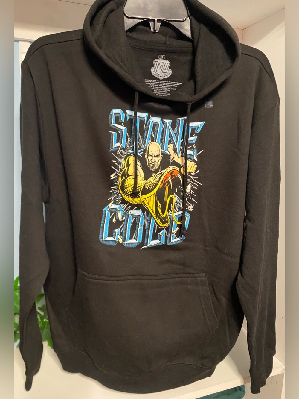 WWE Legends "Stone Cold" Steve Austin “Broken Glass" Pullover Hoodie black S